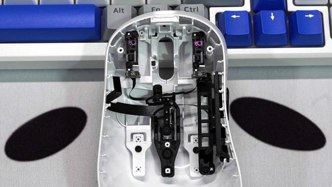 T3 MAX二代双8K游戏鼠标拆解测评pg电子入口跟蝰蛇V3一比高下？雷柏V(图11)