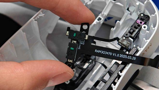 T3 MAX二代双8K游戏鼠标拆解测评pg电子入口跟蝰蛇V3一比高下？雷柏V(图20)